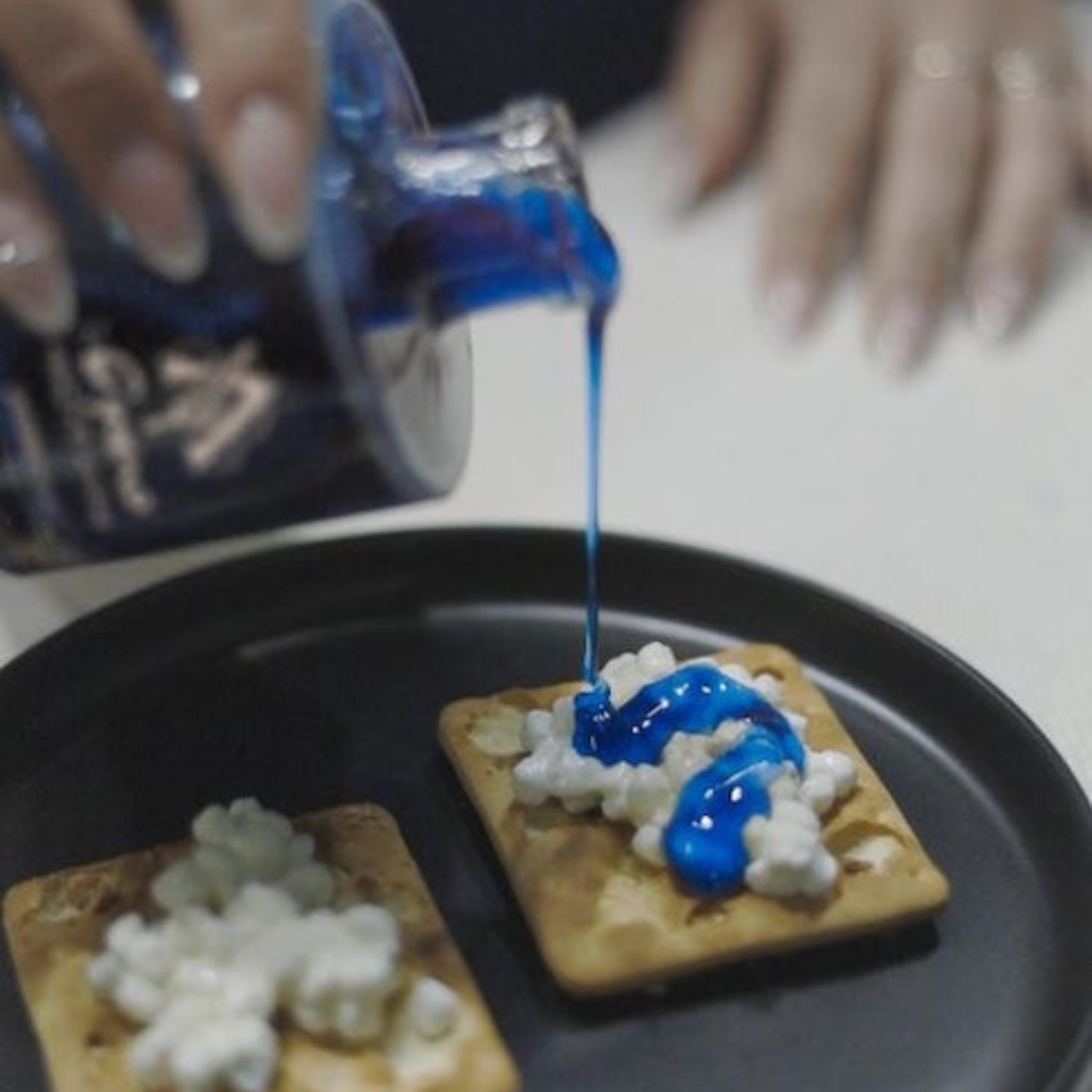 THE NATIONAL HERALD– The latest Buzz in Greek Products From Laconic Foods in Chicago